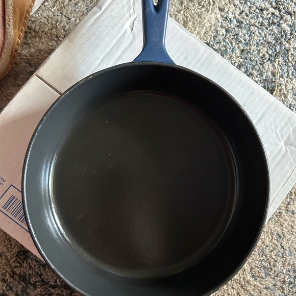 ZAKARIAN Blue Cast Iron Skillet WITH LID - Picture 2 of 8